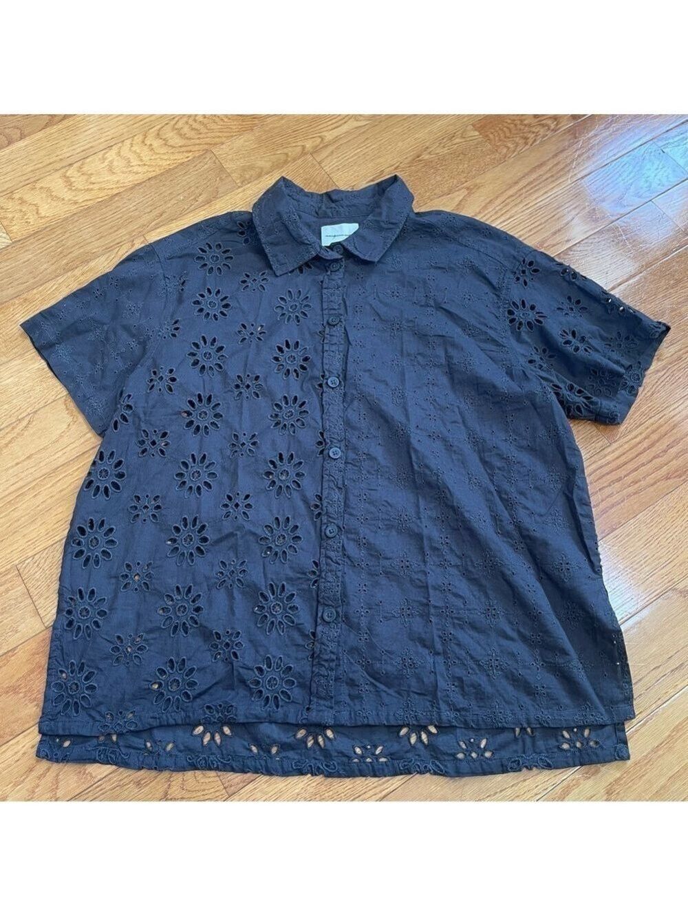 American Eagle Outfitters women’s black eyelet 100% cotton button down top Sz L - Picture 7 of 11